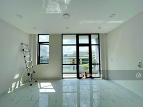Tầng 4 Vạn Phúc 5x12m sàn, ngăn 2 phòng, view đẹp, có thang máy, máy lạnh, WC riêng. Giá rẻ 7 triệu
