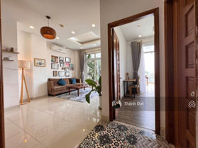 Cho thuê căn hộ Penthouse Quận 1, 2 phòng ngủ, 2 toilet Balcony sân vườn DT 100m2, gần chợ Tân Định