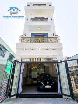 Nhà phố tân cổ điển sang trọng tiện nghi đường Huỳnh Tấn Phát, Nhà Bè - Giá 6.8 tỷ, 4.6x17m