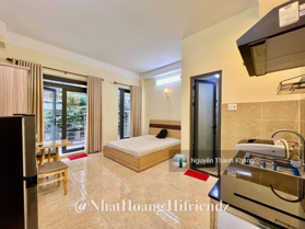 Cho thuê căn hộ studio bancol, thang máy, máy giặt riêng, full nội thất, ngay Cư Xá Đồng Tiến Q10