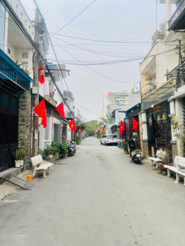 Khu phân lô - hẻm 47 đường trường Trường Lưu - dân cư đông - 69m2 (4x17.5) - 3.25 tỷ TL