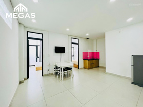 Cho thuê căn hộ 2 phòng ngủ + 1 phòng khách gần đường 3/2 Quận 10 - rộng 45m2