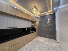 Bán nhà phố Tây Sơn thái Hà dt 50m x 6 tầng. Giá 14.8 tỷ