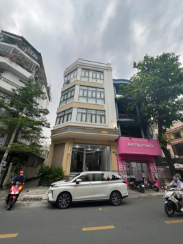 Cho thuê nhà Góc 2MT 38 Trần Khắc Chân Phường Tân Định Quận 1 DT: 8x15m 1 hầm 4 tầng thang máy