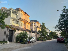 Cần bán gấp biệt thự sổ hồng DT 8x20m giá 15,5tỷ làm việc chính chủ