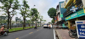 Sát Quận 1-Nhà hiếm bán tại mặt tiền 10m-Trường Sa, view công viên, 2 tầng, ngang 7.15m, 12.7tỷ