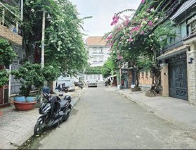 2 mặt hẻm xe hơi 8 mét, bán nhà đường Bạch Đằng 74m2 (3,7m x 20m), 3 tầng, phường 24, chỉ 13 tỷ