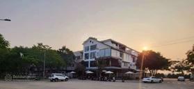 Bán gấp nhà căn góc kết hợp ở và kinh doanh quán cafe