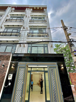 Nhà ngay Ngã Tư Bốn Xã - full nội thất cao cấp - 4m x 14,5m - giáp ranh Tân Phú - vào ở ngay