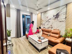 Nhà mặt ngõ Kinh doanh phố Trần Thái Tông, Cầu Giấy, Ô tô vào nhà, 40m2 Giá: 13,8 tỷ