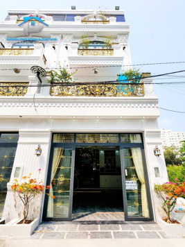 Biệt thự tân cổ điển full nội thất khu dân cư Anh Tuấn Green Riverside Nhà Bè - giá 8.9 tỷ, 5x18m