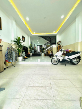 Mới gửi bán - Thoại Ngọc Hầu - 3 tầng - mới đẹp - 4x18m - Xe hơi tới cửa chủ kẹt tiền bán nhanh