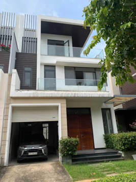 Chính chủ bán căn biệt thự Lucasta 10x23m. Hoàn thiện bên ngoài. Đường 20m. Gọi ngay 0982 667 473