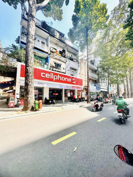 Nhà đẹp - giá tốt - Cần bán nhanh căn nhà xinh đẹp tại trung tâm quận 1