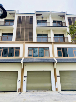 Bán gấp liền kề phân khu Nhật mặt vườn hoa 19, x tỷ. 100m2, 5 tầng, mặt tiền 5m, giá đã bao phí