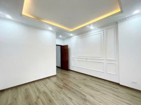 Bán nhà dân mới xây 7 tầng, có thang máy, sổ đỏ nở hậu, nhà như ảnh