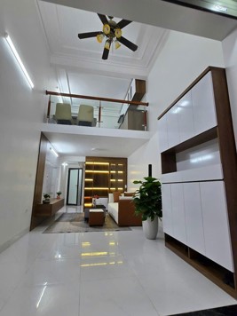 Nhà Tây Hồ cách mặt phố 20M - Ngõ rộng thoáng - Ô tô đỗ sát nhà - Full nội thất.