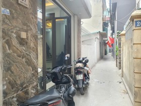 Bán Nhà Cầu Giấy 35/40m2 x5 tầng mt:4m2  -Giá 8,9 tỷ ( có thương lượng )