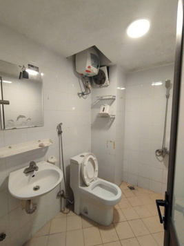 Đỗ Nhuận, Cv Hòa Bình, 82m2, Tầng 4, 2 ngủ, 2vs, , thang bộ, chung cư 6 tầng, giá 3.65 tỷ
