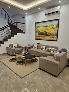 Trung tâm Ba Đình mặt tiền to đẹp 5.2M - Ô tô đỗ cửa vào nhà - Ô chờ thang máy.