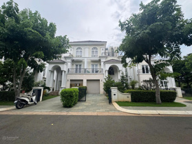 Chính chủ bán biệt thự cao cấp The Venica Khang Điền diện tích 250m2 full nội thất. Gọi 0982 667 473