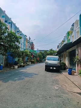 Nhà phố khu Vạn Xuân, Tô Ngọc Vân, 4PN,Sân để xe hơi.Full tiện ích.Chỉ 7.5 Tỷ.