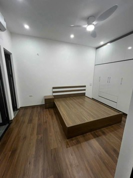 Bán nhà phố Vương Thừa Vũ 70m 5 tầng, mặt tiền 4m.12.3 tỷ