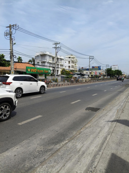 Bán đất mặt tiền Quốc lộ 13 tặng nhà cấp 4 gần đường số 8 Phường Hiệp Bình Phước Thủ Đức