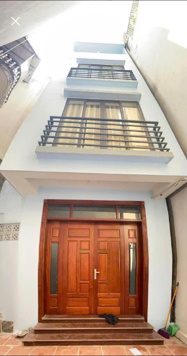 8 tỏi xx Nhà Đống Đa 73m2 x 4 tầng x mặt tiền 4M - Cách ô tô đỗ 20M.