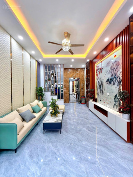 Nhà mới đẹp 6 tầng thang máy ngõ ô tô đỗ trước cửa, diện tích 45m2 phố Xuân La ngay Hồ Tây