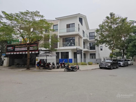 Chính chủ cần bán nhà mặt phố Vũ Phạm Hàm dt 90m2, 7 tầng, thang máy giá 35 tỷ. LH 0977 632 716