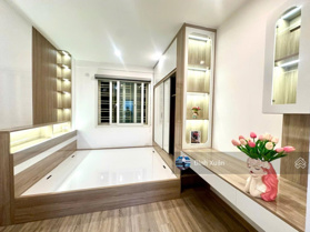 Gấp hiếm!! Nhà tập thể 8/3, 60m, tầng 3, 2 ngủ, full đồ ở luôn, chỉ 2,29 tỷ