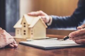 Hợp đồng mua bán đất: Quy định, thủ tục và những lưu ý cần thiết