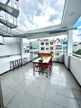 CHO THUÊ NHÀ MẶT TIỀN TẠI VỊ TRÍ KINH DOANH SẦM UẤT QUẬN 3. DTSD: GẦN 200M2_ CHỈ: 52TR/TH 