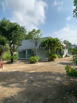 LÔ ĐẤT SẼ LÀ CỦA ANH CHỊ NẾU GỌI CHO EM. LÔ ĐẤT MẶT TIỀN ĐƯỜNG KHỦNG 30M. DT 2116M2 .FULL THỔ CƯ