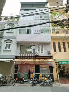 Xuất cảnh Bán gấp nhà MT Phùng Văn Cung - Phan Xích Long. DT: 24m2. 4 tầng, Giá chỉ: 9 tỷ TL
