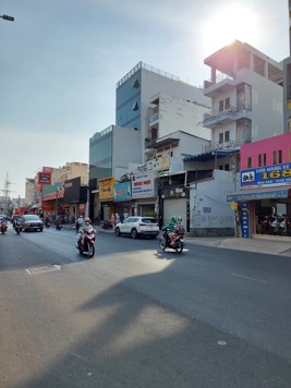 Cần bán gấp nhà 2 MT Lạc Long Quân DT 5,4m x 26m, vị trí KD đa ngành, giá 20 tỷ TL