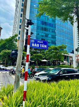 Cần bán nhà mặt phố Đào Tấn, Ba Đình. DT sổ 122m2 x 4T, MT 8,5m. Vị trí đẹp nhất phố - KD sầm uất