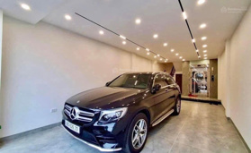 16 tỷ nhỉnh có nhà phân lô Hoàng Quốc Việt - 8 tầng * 56m2, tặng nội thất, gara ôtô, thang máy