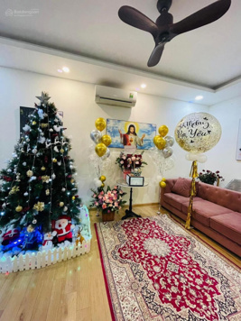 Bác e xuống liên kề, cần nhượng lại căn hộ 60m 2 phòng ngủ, 2 vệ sinh, tặng lại nội thất