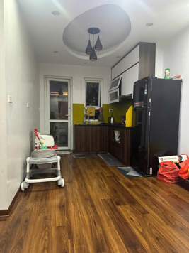 Chính chủ cần bán nhanh căn hộ 2 ngủ 61m chung cư VP5 bán đảo Linh Đàm