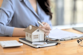 Hợp đồng thuê nhà: Hướng dẫn chi tiết và lưu ý quan trọng