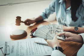 Hợp đồng công chứng đặt cọc: Những lưu ý quan trọng nên biết