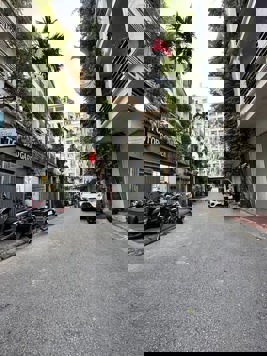 Bán nhà liền kề 4 tầng, mặt tiền 4.7m, diện tích 73m2 kđt Yên Hòa, quận Cầu Giấy