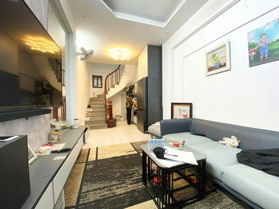 Nhà Ba Đình 35m2 x 5 tầng - 2 thoáng trước sau - Sân để xe rộng rãi - Ngõ thông rộng 