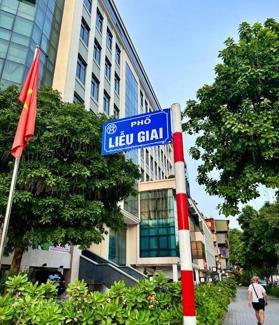 Hiếm! Bán nhà 2 mặt ngõ ô tô tránh Phố Liễu Giai, kinh doanh cực đỉnh, 60m2 x 3 tầng, MT 4m.