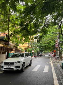 Bán nhà phố Giang Văn Minh - Kim Mã, 360m2 x 4T. MT 12m. 96 tỷ, ô tô tránh, kinh doanh