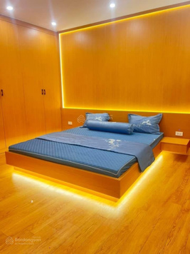 Bán nhà 5 tầng 43m2 - ngõ 82 Kim Mã - đầy đủ nội thất. Giá: 8,8 tỷ