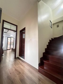 Bán nhà Kim Mã 59m2, mặt ngõ, gần ô tô, full nội thất, thông Giang Văn Minh, giá nhỉnh 15 tỷ