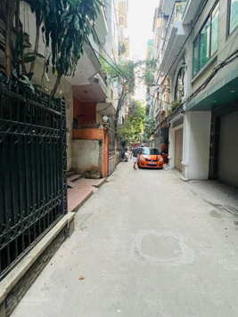 Nhà ngõ 19 phố Liễu Giai 65m2, 2 tầng, 2 thoáng, ngõ 3.5m, ô tô 7 chỗ đỗ cửa, 20m ra phố 17.8 tỷ